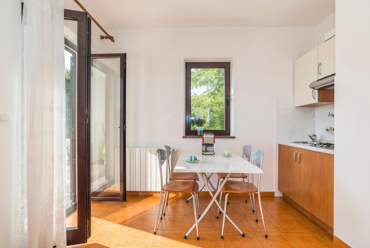 Apartments Vienna Замбратия Номер фото